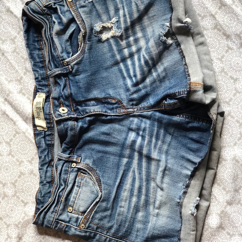CHARLOTTE RUSSE SHORTS